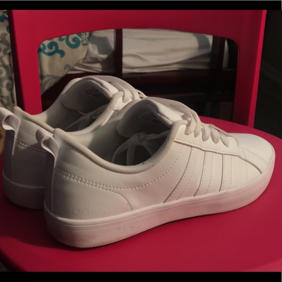 Adidas - Picture 3 of 4